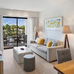 Pine Cliffs Gardens מלון
