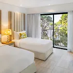מלון Pine Cliffs Gardens