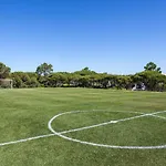 Pine Cliffs Gardens אלבופיירה