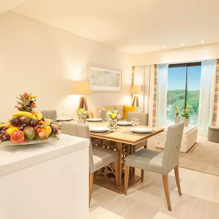 Pine Cliffs Gardens 5* アルブフェイラ