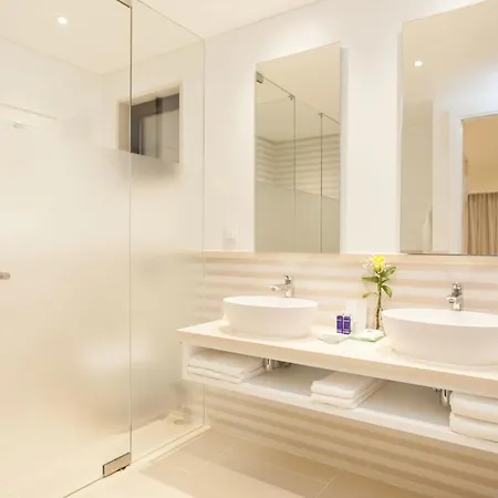 ホテル Pine Cliffs Gardens アルブフェイラ