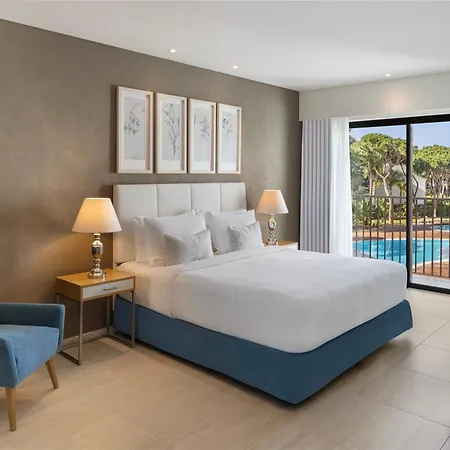 Pine Cliffs Gardens מלון 5*