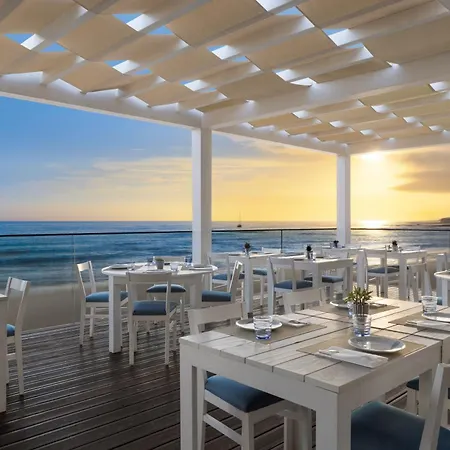 Pine Cliffs Gardens מלון 5*