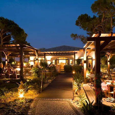 Pine Cliffs Gardens ホテル 5*