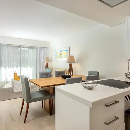 Отель Pine Cliffs Gardens 5*