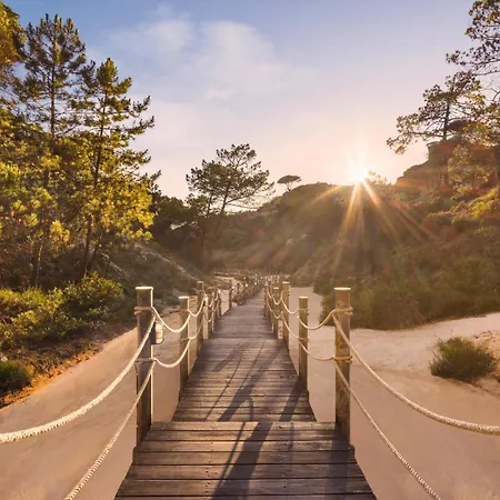 Отель Pine Cliffs Gardens