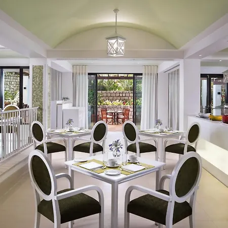 Отель Pine Cliffs Gardens Албуфейра
