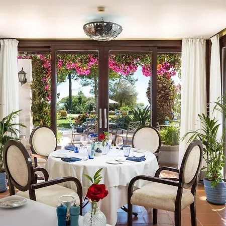 Отель Pine Cliffs Gardens 5*