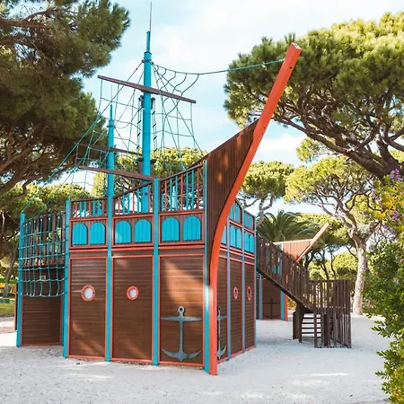 Pine Cliffs Gardens 5* Албуфейра